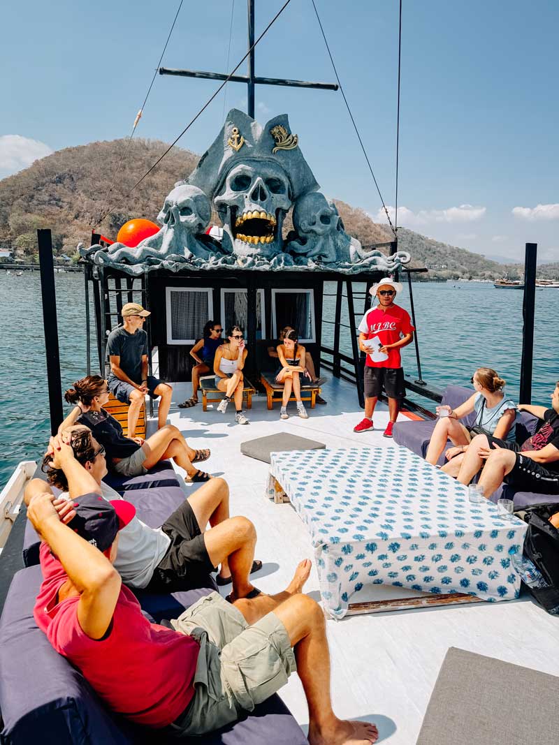 Best-Hotels-&-Areas-to-Stay-in-Labuan-Bajo-Wallpaper