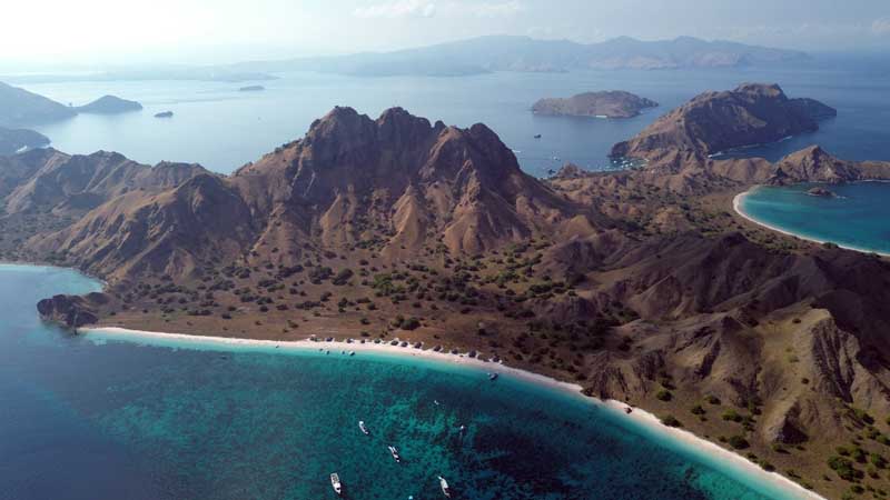 Ke-Labuan-Bajo-bagusnya-bulan-apa-wallpaper