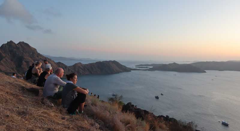 Padar-Island-Sunset-or-Sunrise-Guide
