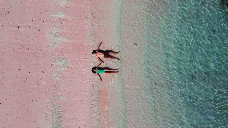 Apakah-Pink-Beach-ada-di-Labuan-Bajo-wallpaper
