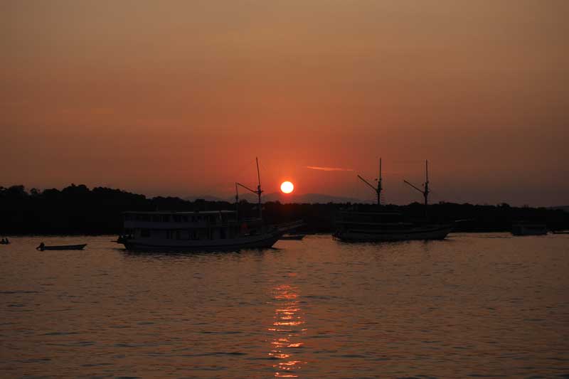 what-days-do-liveaboard-trips-leave-labuan-bajo-wallpaper