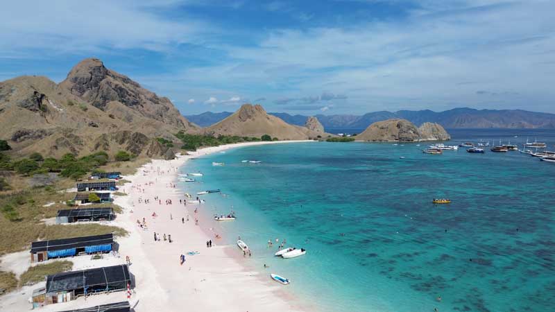 Apakah-Pantai-Pink-Ada-di-Pulau-Komodo-Intip-di-Sini-Faktanya-wallpaper