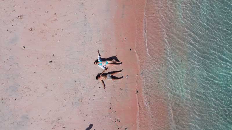 Apakah-Pantai-Pink-Ada-di-Pulau-Komodo-Intip-di-Sini-Faktanya!
