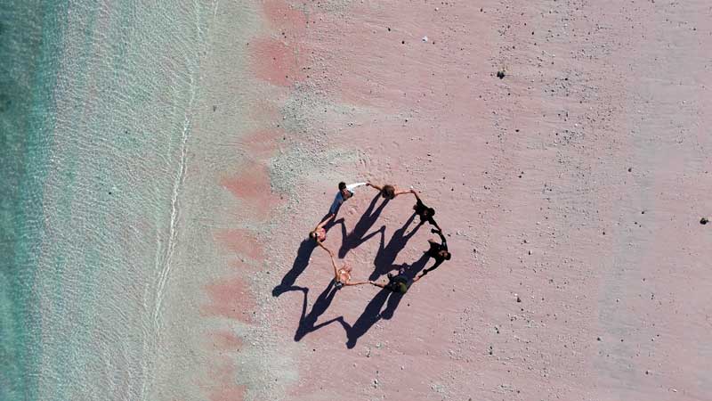 Berapa-Lama-dari-Pink-Beach-ke-Pulau-Komodo-Ini-Durasi-Realistisnya-wallpaper