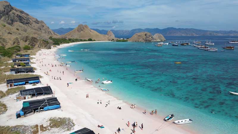 Can-you-drink-alcohol-in-Labuan-Bajo-wallpaper