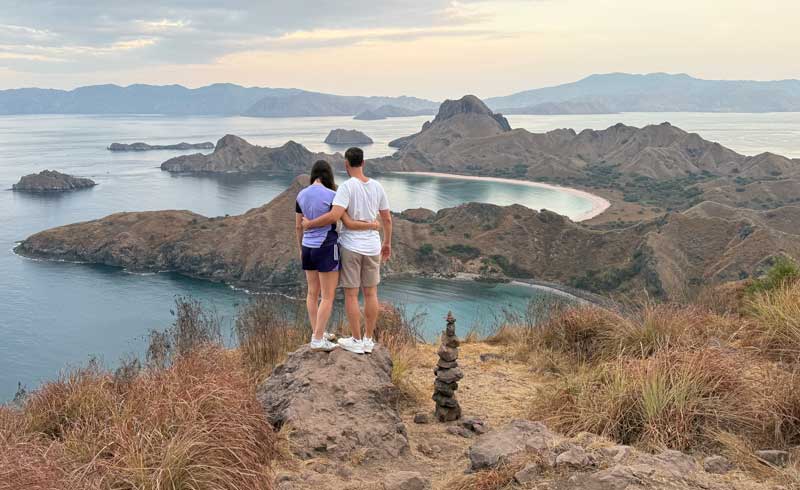 Lombok-to-Komodo-Cruise-The-Ultimate-4-Day-Shared-Boat-Adventure-Guide-wallpaper