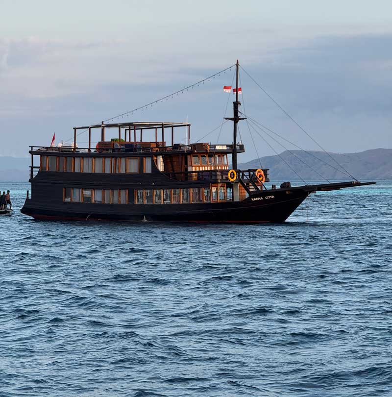 Lombok-to-Komodo-Cruise-The-Ultimate-4-Day-Shared-Boat-Adventure-Guide