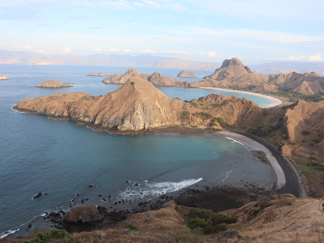 Paket-Wisata-Labuan-Bajo-hingga-Wae-Rebo-yang-Wajib-Dicoba-2026